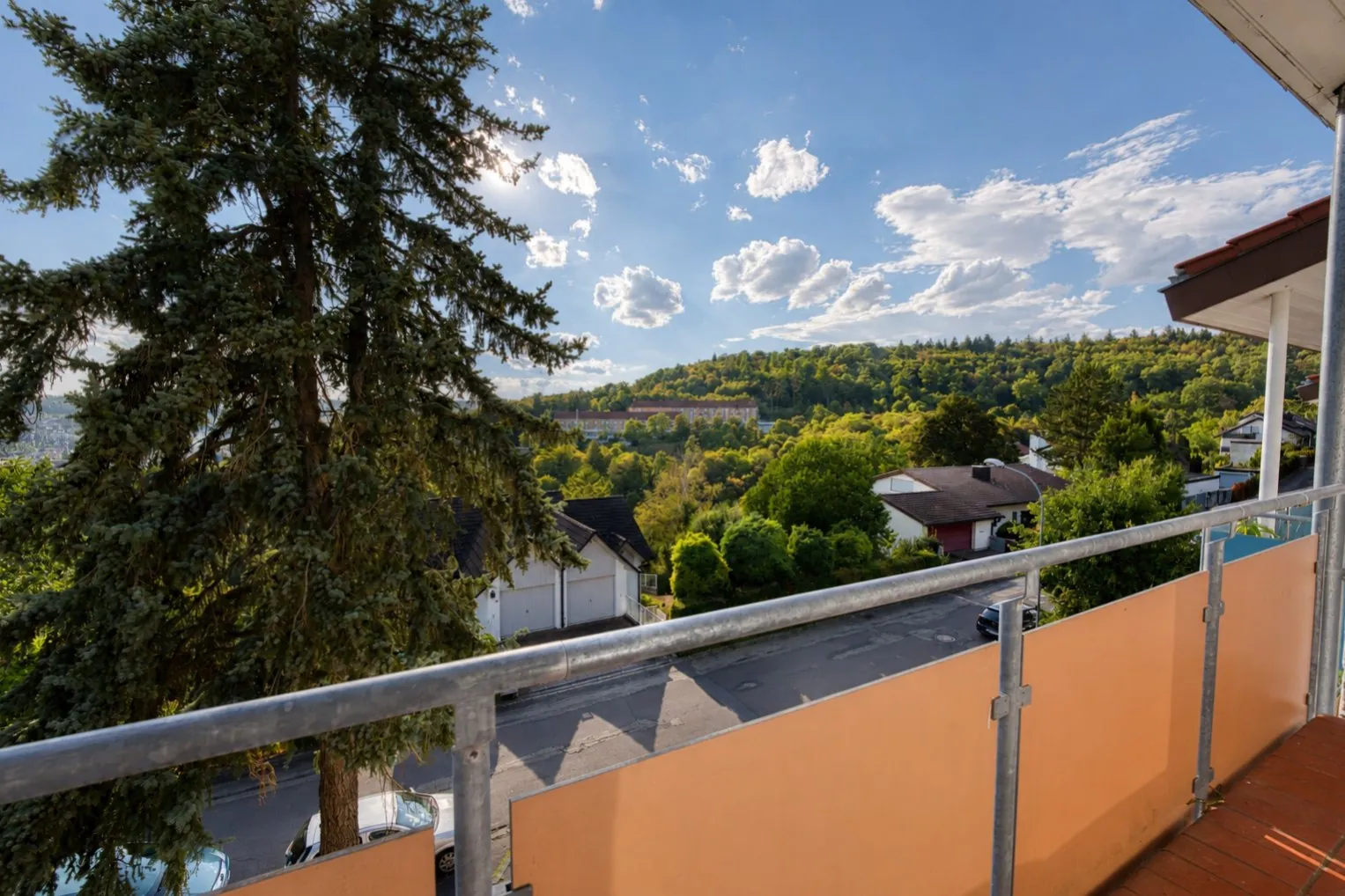 Eigentumswohnung mit Talblick, Taubertal – Aufnahme 1